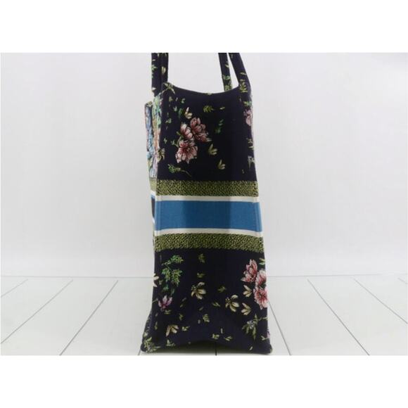 Dior Large Constellation Book Tote | Excellent Condition | Authentic Luxury - Picture 3 of 10